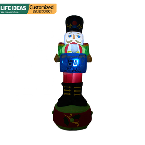 Decorazione Natalizia Gonfiabile Gigante Schiaccianoci da 6 Piedi con Luci Interne, Ventola Integrata e Corde di Ancoraggio - Product Image 3