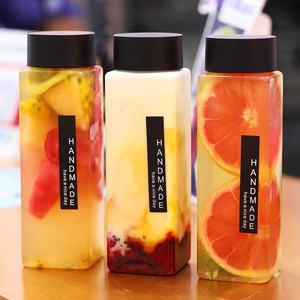 Bouteille en Plastique Carrée pour Jus de Limonade et Boissons Froides de 12/14/16 oz, avec Couvercle Vissé Noir ou Blanc, Vente en Gros - Product Image 3