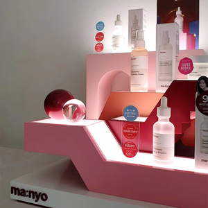 Soporte <span class=keywords><strong>de</strong></span> exhibición cosmético con luz LED acrílica para productos <span class=keywords><strong>de</strong></span> maquillaje y cuidado <span class=keywords><strong>de</strong></span> la piel-Exhibición <span class=keywords><strong>de</strong></span> exposición minorista con diseño personalizado - Product Image 5