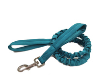 Sangle en nylon de haute qualité OEM Laisse pour chien confortable à double poignée Collier élastique d'entraînement tactique LED pour animaux de compagnie