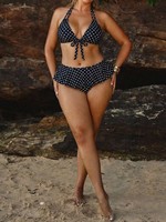 Traje de Baño de Dos Piezas para Mujer Shanhao OEM, Negro con Puntos, Halter con Lazos Delanteros, Volantes, Cintura Alta, Antifugas, Absorbente, Libre de PFAS