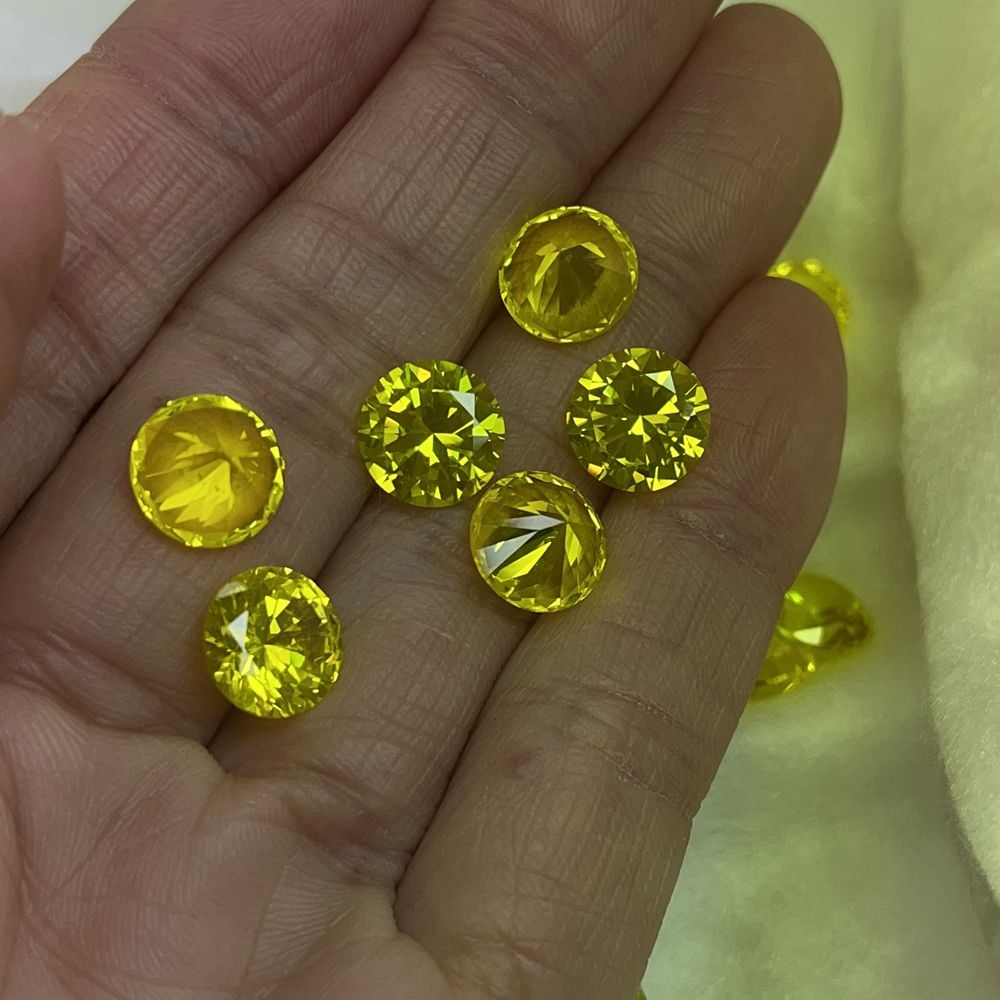 สีเหลือง