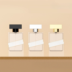 Set di Flaconi Quadrati in Vetro Trasparente da 50ml per Eau De Parfum Eco-Friendly, <span class=keywords><strong>Profumo</strong></span> OEM Fresco Fruttato Legnoso Floreale per Donna - Product Image 5