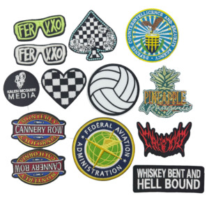 वेल्क्रो पैच के लिए थोक कस्टम कढ़ाई व्यक्तिगत पत्र बुना हुआ कपड़े बैज लोहे के वस्त्र लेबल - Product Image 3