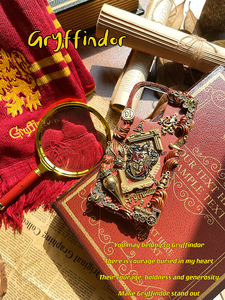 Sang trọng retro phong cách <span class=keywords><strong>TPU</strong></span> tùy chỉnh trường hợp điện thoại cho iPhone 16 Pro Max bốn trường Cao Đẳng thiết kế tương thích với Pro và Max mô hình - Product Image 3