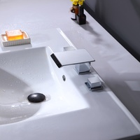 Robinet Mitigeur de Lavabo 2 Trous en Laiton Doré Chromé Moderne pour Eau Chaude et Froide avec Aérateur Anti-éclaboussures pour Hôtels et Appartements