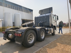 Cabeza Tractora de Alta Calidad SINO H0WO 6x4 de 10 Ruedas, Camión Tractor de Transporte, Vehículo de Tracción Principal en Venta - Product Image 2