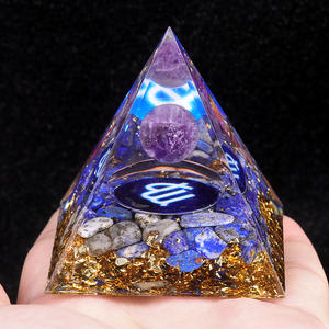 2165-Dodici Segni Zodiacali Sfera di Cristallo Ametista Dorata 5cm con Piramide, Ornamento da Scrivania in Resina Levigata per Casa e Ufficio - Product Image 3