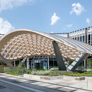 Topique Bois Verre et Acier Cet Auvent Debout Ici Sans Une Dose Importante De Créativité Partenariat Ingéniosité Technique - Product Image 1