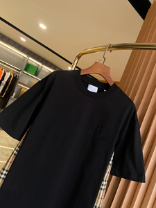 เสื้อยืดแขนสั้นลายตาราง Burberry สีดำลำลอง ระบายอากาศได้ดี ผลิตจากผ้าฝ้าย 100% สำหรับผู้ชาย ขายส่งจากโรงงาน - Product Image 2