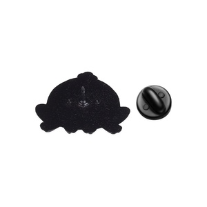Lindo Pin de Esmalte de <span class=keywords><strong>Rana</strong></span> Tomate, Broche de <span class=keywords><strong>Rana</strong></span> <span class=keywords><strong>Roja</strong></span> con Parte Superior Verde para Decoración de Mochilas - Product Image 5