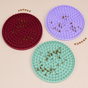 Alfombrilla para lamer interactiva de comederos lentos personalizada de silicona sin Bpa multifuncional con logotipo personalizado para perros - Product Image 1