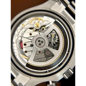 Montre pour homme élégante et luxueuse, design Drioshipping, fibre de carbone, luminescente, 40 mm, montre mécanique automatique de haute qualité - Product Image 3