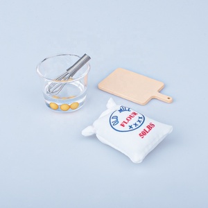 <span class=keywords><strong>Casa</strong></span> <span class=keywords><strong>de</strong></span> <span class=keywords><strong>Muñecas</strong></span> en Miniatura 1:12, Juego <span class=keywords><strong>de</strong></span> Cocina <span class=keywords><strong>de</strong></span> 4 Piezas con Bolsa para Masa, Batidor <span class=keywords><strong>de</strong></span> Huevos, Rodillo - Resina y Plástico, Juguete <span class=keywords><strong>de</strong></span> Modelo para Armar - Product Image 3