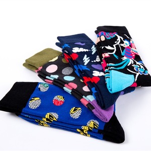 Calcetines de Algodón 200N con Diseño Mixto, Coloridos con Estampado de Puntos, Loros Tropicales, Flores, Nubes, Rayos y Corazones, Calcetines Novedosos para Hombre - Product Image 5