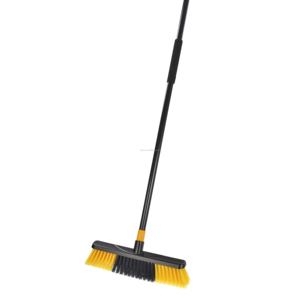 Cepillo de barrido suave para exteriores con cerdas rígidas, escoba de Patio de jardín de alta resistencia, para suelos, superficies, friega y limpia - Product Image 1