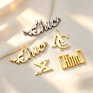 Plaques métalliques personnalisées pour vêtements, chaussures et sacs, avec logos de marques, étiquettes et plaques de marquage, en métal plaqué, très demandées, conformes ISO. - Product Image 3