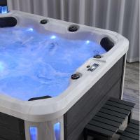 Baignoire Spa Extérieure en Acrylique avec Massage à Bulles, Chauffage et Système d'Ozone, Design Carré Autoportant pour Hôtels, Appartements et Entrepôts