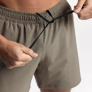 Shorts de sport pour homme avec poches, logo personnalisé, vêtements de sport respirants, shorts de course, shorts d'entraînement pour homme - Product Image 1