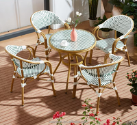 Tables et chaises de balcon d'extérieur de luxe Chaises en rotin Villa Cour Terrasse en rotin Combinaison simple et décontractée de table basse