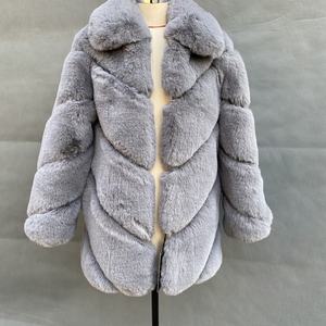 Fausse fourrure grande taille fourrure oreiller manteau hiver femmes manteau 2022 nouveau Style avec col fausse fourrure veste femme - Product Image 4
