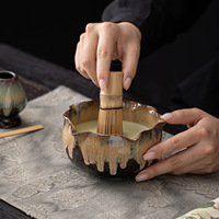 Ensemble de cérémonie du thé quatre pièces en céramique style chinois moderne, avec glaçure de four à motifs floraux, comprenant un bol à matcha, un support pour Chasen et un support Hyakumoto
