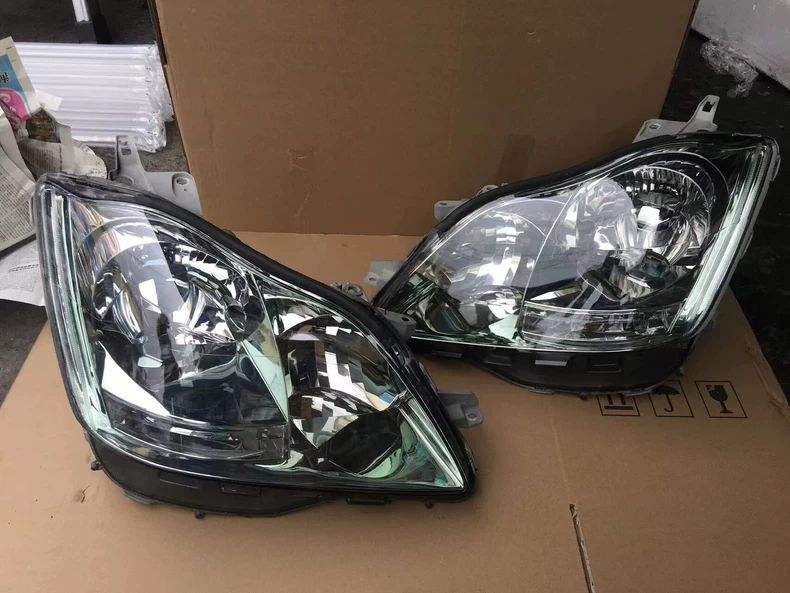 สีขาวอบอุ่น