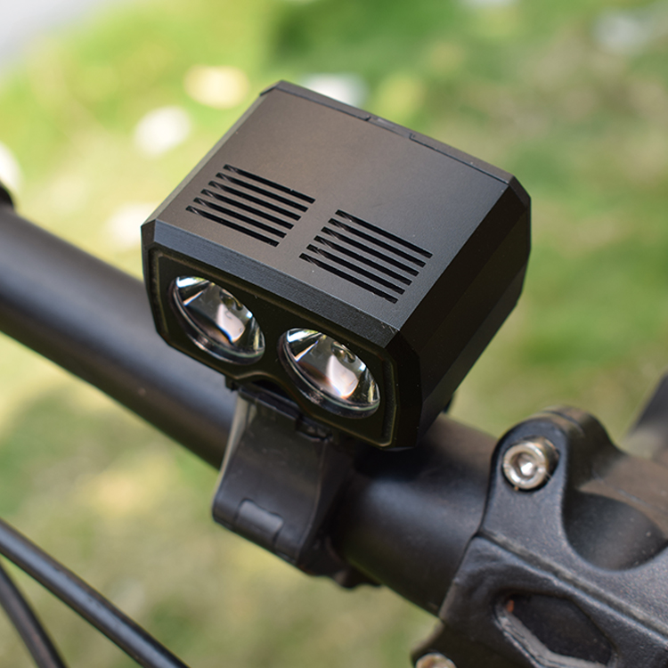 Nouveaux phares de vélo à lumière forte, phares de vélo de montagne avec lampe de poche Rechargeable par USB, équipement de cyclisme