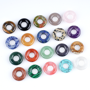 Colgante de cristal natural multimaterial de 2 cm en forma de donut, hecho a mano, para regalo, venta al por mayor 2026 - Product Image 1