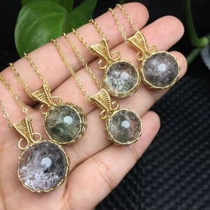 Ciondolo Artigianale con Cristallo Curativo Avvolto in Filo, Ciondoli in Quarzo Naturale Avvolto in Filo per Guarigione Spirituale - Product Image 2