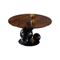 Table basse en verre de luxe moderne avec design créatif pour le hall d'entrée d'une villa, le salon, l'hôtel ou la chambre à coucher