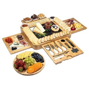 Ensemble de planches à <span class=keywords><strong>charcuterie</strong></span> en bambou de qualité supérieure avec plateaux extensibles et couverts 8 pièces - <span class=keywords><strong>Plateau</strong></span> de service pour <span class=keywords><strong>fromage</strong></span>, viande et fruits (OEM/ODM) - Product Image 1