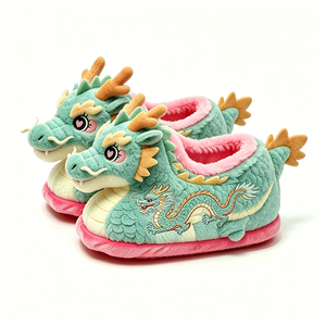 Pantoufles en peluche Dragon personnalisées unisexes doublées de polaire doux avec design brodé et semelle rose pour les enfants de 3 ans et plus - Product Image 2