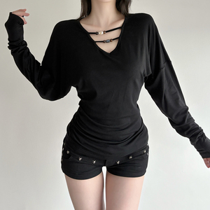 Top Estilo Coqueta con Cuello en V, Tejido de Punto Transpirable y Comprimido, Detalle Delicado con Cuentas, Ajuste Delgado, Cintura Fruncida que Realza la Figura - Product Image 2