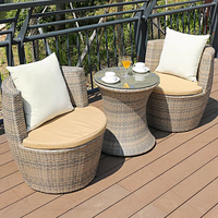 Ensemble de table et de chaises en plastique amovibles pour l'extérieur, trois ou cinq pièces, design minimaliste moderne pour balcon et salles à manger