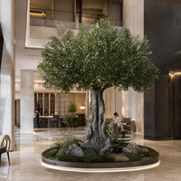 Grand olivier artificiel sur mesure avec tronc en fibre de verre pour hôtels, atriums, centres commerciaux, projets commerciaux, mariages, Noël – Durable