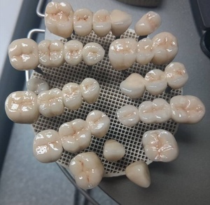 Bloc de zircone céramique dentaire multicouche 3D Pro à haute translucidité pour la restauration de couronnes, bridges et facettes en laboratoire dentaire - Product Image 4