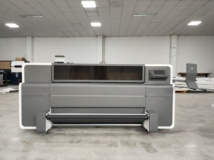 Impresora de Banderas de Alta Velocidad de Una Sola Cara I1600 A1, Impresora de Sublimación de 1320 mm de Ancho para Impresión de Telas de Banderas y Pancartas - Product Image 3