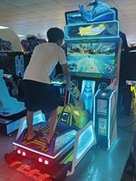 Machine de jeu d'arcade simulateur de course de bateaux rapides et de jet ski, à monnayeur, pour centre de jeux, offrant une expérience de course aquatique, produit phare