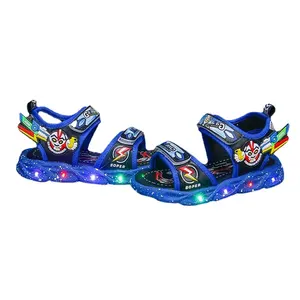 Vente en gros de sandales pour enfants avec lumières 2024 été nouvelles sandales pour garçons polyvalentes semelle souple bébé chaussures de plage