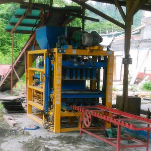 Ad alta efficienza QT4-25 moderno blocco in calcestruzzo e mattoni cavi che fanno macchine industriali con opzioni di base del motore - Product Image 6