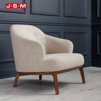 Fauteuil en bois à dossier haut avec accoudoirs, cadre en bois de frêne, mousse et tissu, style moderne classique de luxe, prix d'usine