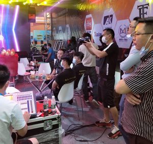 Chuyên Nghiệp Dòng Mảng Cột Loa 18 Inch Hoạt Động Loa Siêu Trầm PA Hệ Thống Cột Loa Hoạt Động Hộp Âm Thanh Di Động Máy Nghe Nhạc Hệ Thống - Product Image 4