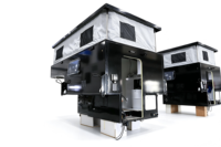 Camper Expandible Moderno para Camioneta con Techo Rígido y Panel Solar para Aventuras al Aire Libre en 4x4