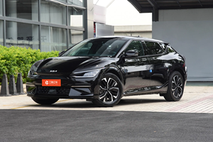 <span class=keywords><strong>Kia</strong></span> <span class=keywords><strong>EV6</strong></span> <span class=keywords><strong>2023</strong></span> <span class=keywords><strong>GT</strong></span>-<span class=keywords><strong>Line</strong></span> FWD Crossover électrique avec une autonomie de 601-700 km et une puissance de 150-200 kW - Product Image 2