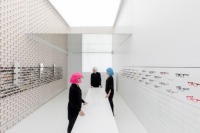 Présentoir moderne sur mesure pour lunettes, design de vitrine pour magasin de lunettes, présentoir de lunettes pour centre commercial, barre de présentation de lunettes
