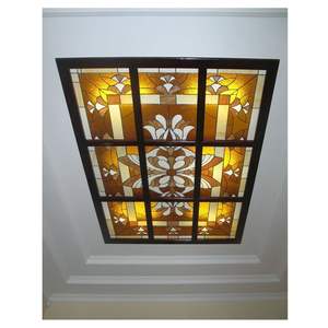 Dôme en verre plombé décoratif et écologique avec un design gothique victorien et des camées en laiton pour les hôtels et les salles - Product Image 6