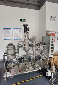 Unité de distillation à film essuyé en acier inoxydable de laboratoire bibo avec pompe et roulement - Product Image 3