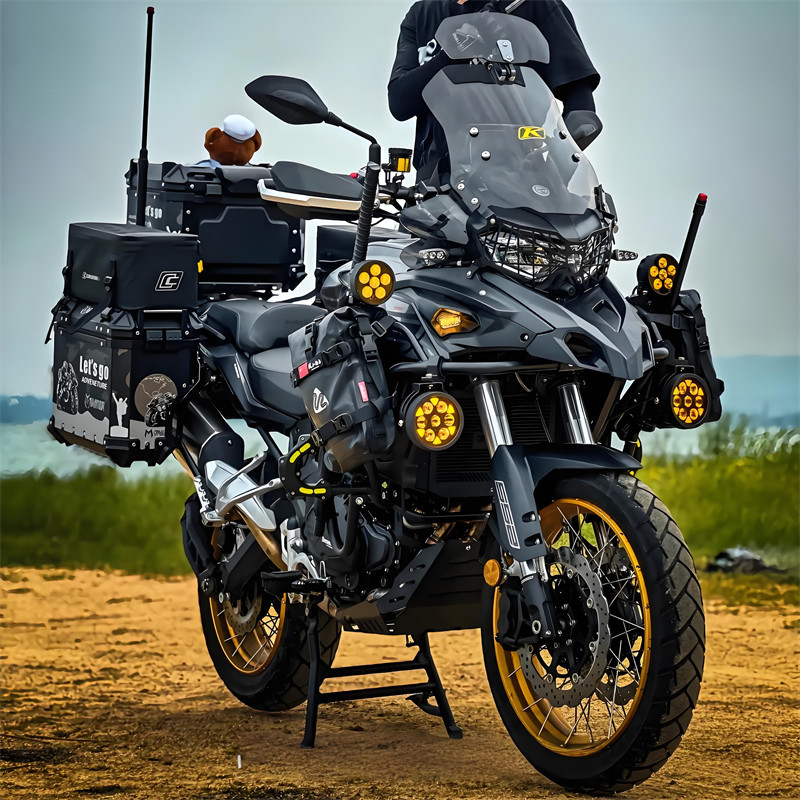 New Benelli Jinpeng TRK502X/552X Twin-Cylinder Water-Cooled Street