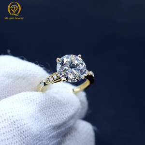 Anillo de Mujer de Oro de 18K con Diamante Cultivado en Laboratorio, Corte Brillante Redondo, Cuatro Puntas, Estilo Clásico, Alta Claridad, Color D, con Certificado IGI, Talla Personalizada - Product Image 2